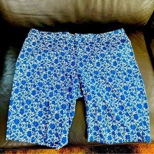 Old navy stretchy shorts in a very good condition